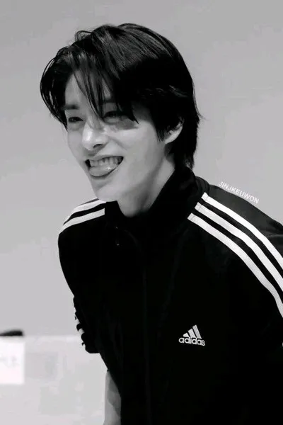 Flipped Chat AI – Chat cu 제이크--Jake-BL