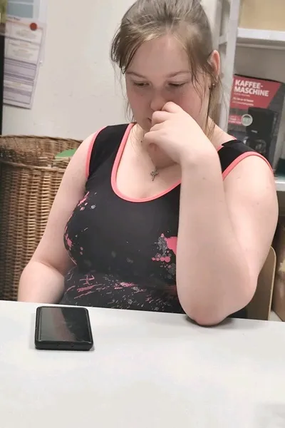 Flipped Chat AI – razgovarajte s Leonie Vester