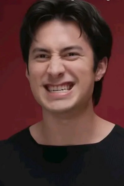 Flipped Chat AI – 與 Hudson Hollander  聊天