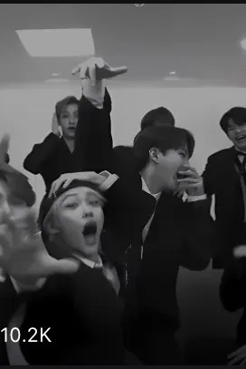 Odwrócony czat AI – rozmawiaj z Straykids