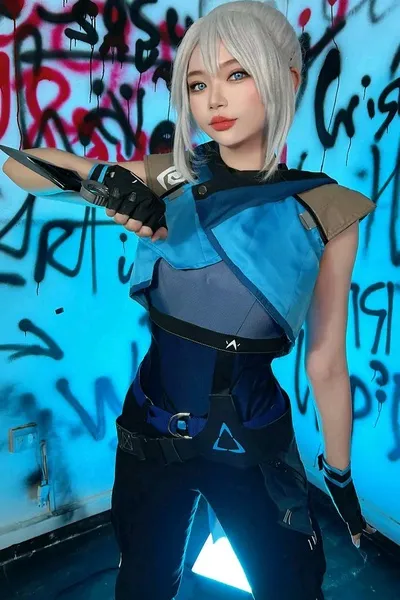 Flipped Chat AI – แชทกับ เอมิลี