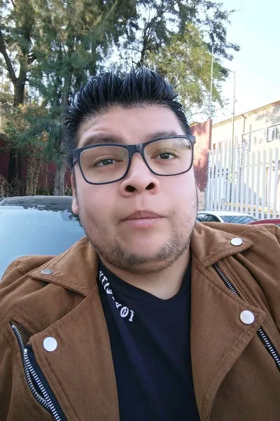 Flipped Chat AI – kalbėkite su LukArt