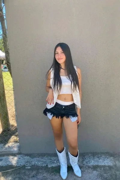 Flipped Chat AI – Chat cu iara  pintos