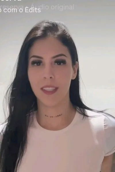 Flipped Chat AI – Bate-papo com Marina Velasco