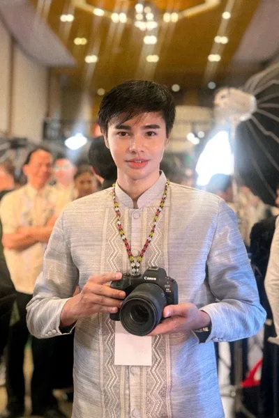 Flipped Chat AI – Chat s Yuan Salvatierra