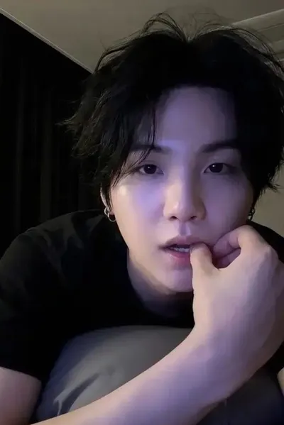 Flipped Chat AI – Chatten mit Yoongi