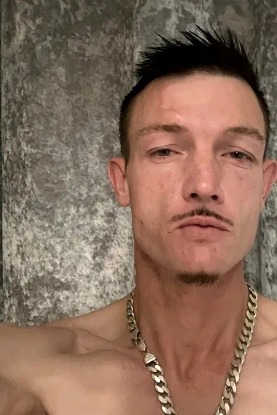 Flipped Chat AI – kalbėkite su Kai Cruz