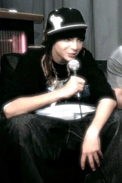 Flipped Chat AI – Чат с Том Каулиц немски