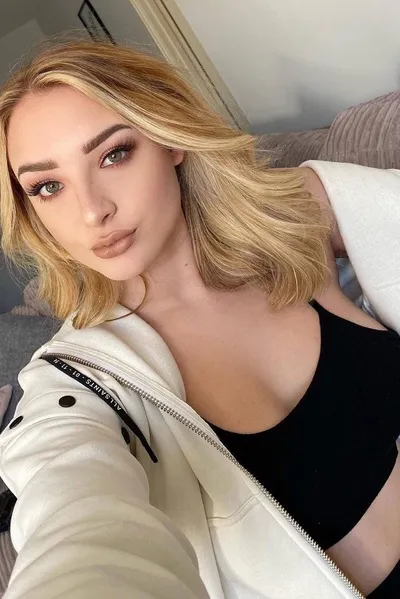 Flipped Chat AI – 與 瑪麗娜·卡爾弗 聊天