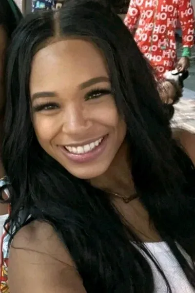 Flipped Chat AI – kalbėkite su Fiona Simms