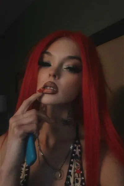 Flipped Chat AI – Chatta con Marceline Crowder