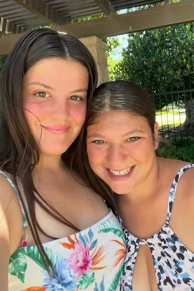 Flipped Chat AI – Chat s Lilah a Gianna