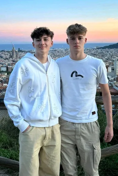 Çevrilmiş Sohbet Yapay Zekası – Rick ve Fredile sohbet edin