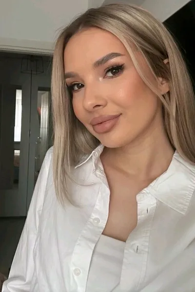 Flipped Chat AI – Chat cu Clarisa