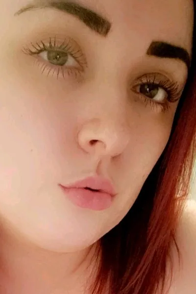 Flipped Chat AI – Chatta con Rebecca Holloway