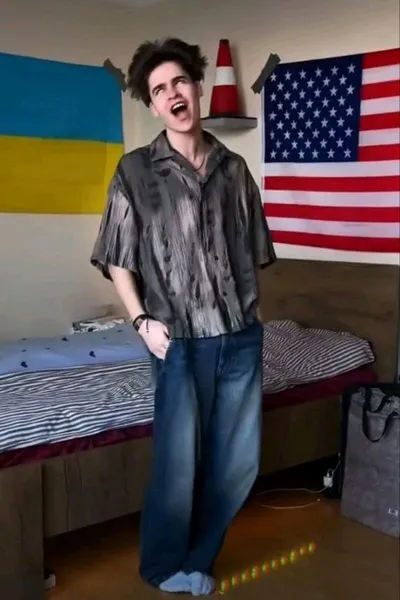 Flipped Chat AI – Чат с Тошечка