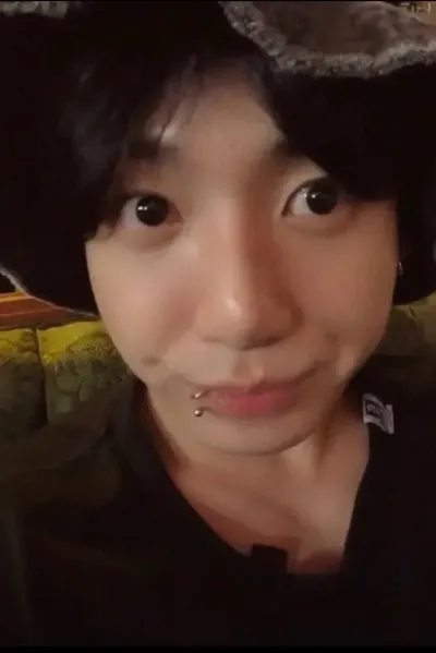 Çevrilmiş Sohbet Yapay Zekası – Jungkookile sohbet edin