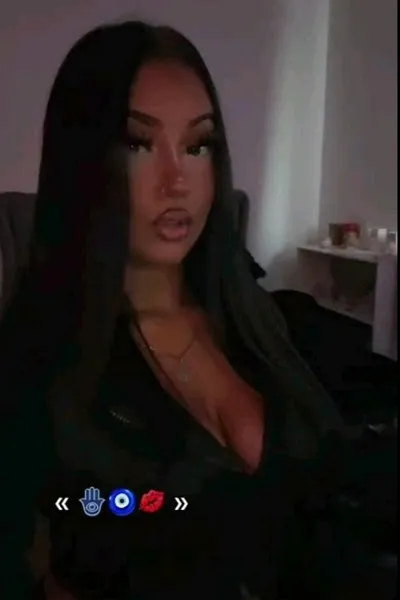 Flipped Chat AI – 로라와 채팅