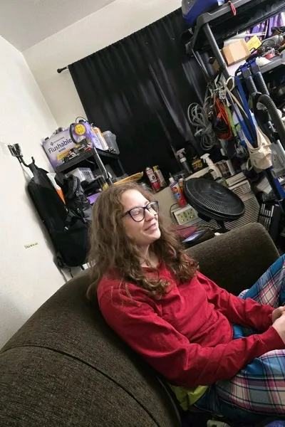 Flipped Chat AI – kalbėkite su Raudonas