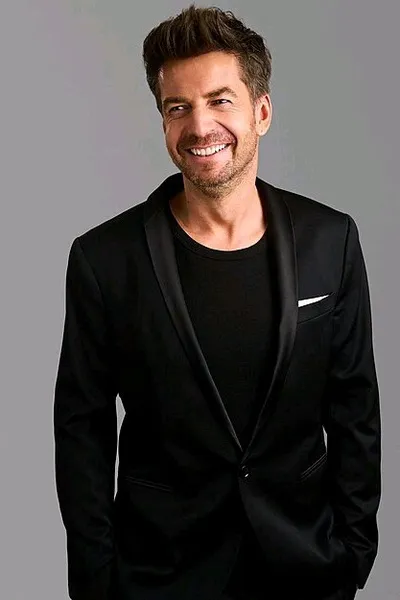 Flipped Chat AI – Чат с Доктор Александр Стивенс