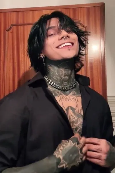 Odwrócony czat AI – rozmawiaj z Eric Blackwood