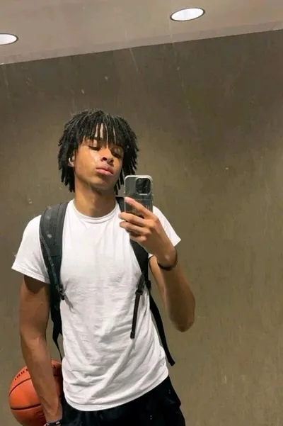 Flipped Chat AI – Chatear con Roro Reyes