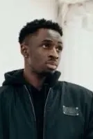 Flipped Chat AI – Chat cu Tobi Brown