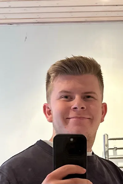 Flipped Chat AI – Chatta med Emil