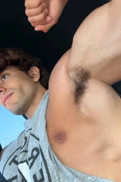 Flipped Chat AI – แชทกับ โนอาห์