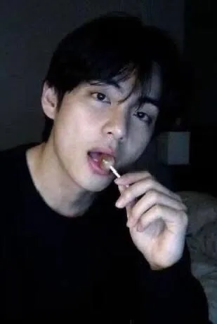 Flipped Chat AI – Chat dengan Tae