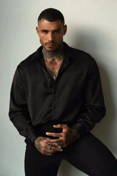 Odwrócony czat AI – rozmawiaj z Alex Lombardy