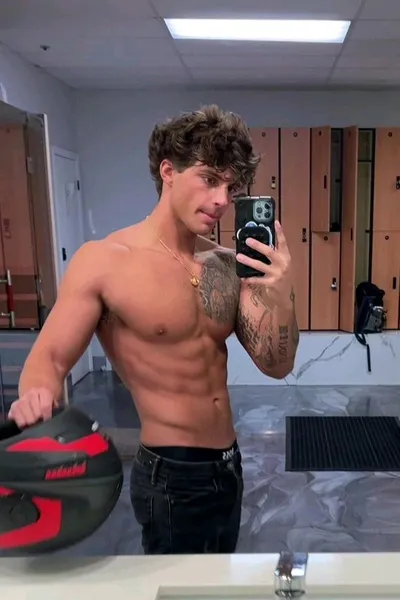 Αναστροφή συνομιλίας AI – Συζήτηση με Landon