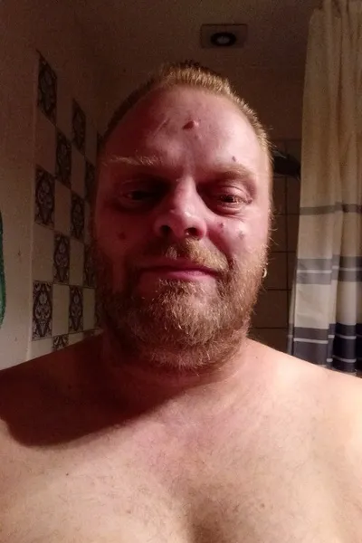 Flipped Chat AI – 與 性感同志 聊天