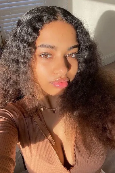 Flipped Chat AI – Chatear con Layanah