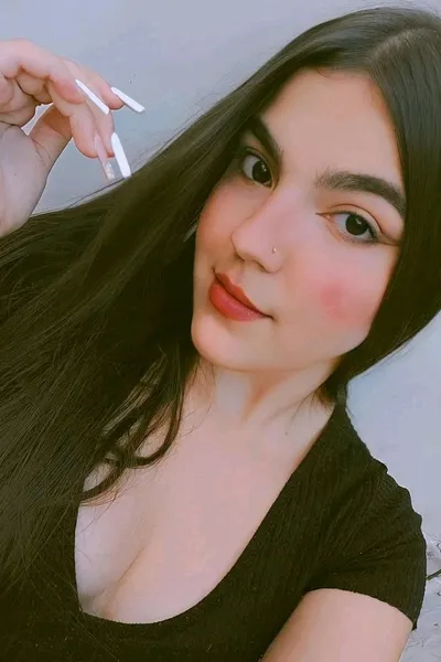 Odwrócony czat AI – rozmawiaj z Arianna Morales