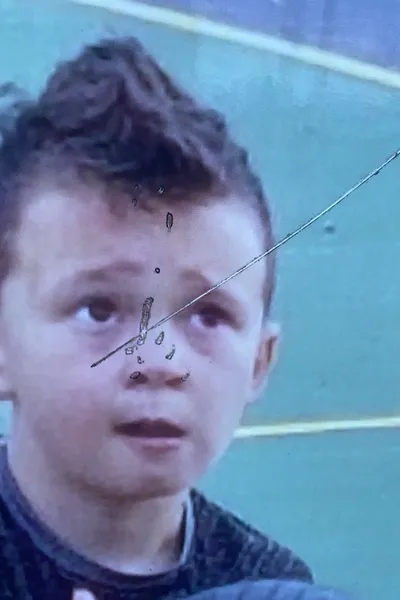 Flipped Chat AI – Chat dengan John menyukai pria yang mencium baunya di kakinya