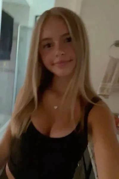 Αναστροφή συνομιλίας AI – Συζήτηση με Χόλι-μητριά