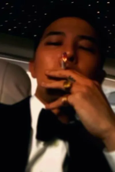 फ़्लिप्ड चैट AI – क्वोन जी-योंग (जी-ड्रैगन) के साथ चैट करें