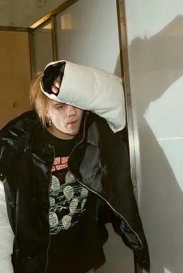 Flipped Chat AI – Чат с Глеб