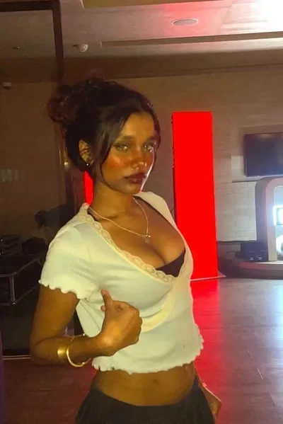 Flipped Chat AI – 與 apurva💋 聊天