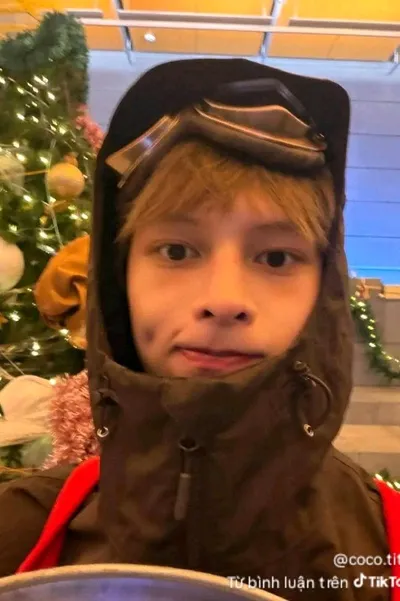 Αναστροφή συνομιλίας AI – Συζήτηση με James Chao