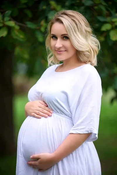 Flipped Chat AI – razgovarajte s Angi Schwangi