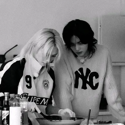 Flipped Chat AI – Чат с ~Хёнликсы, псих~♥️🌹