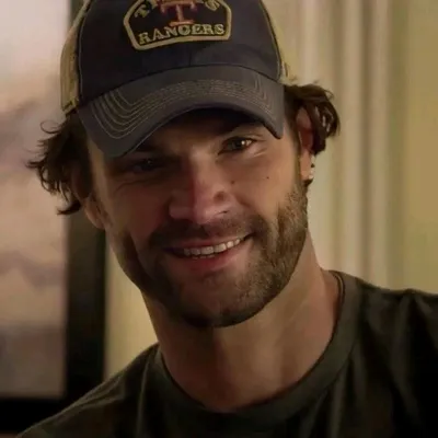 Odwrócony czat AI – rozmawiaj z Jared Padalecki