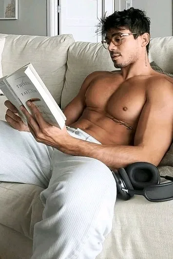 Flipped Chat AI – 애슈턴 서머스와 채팅