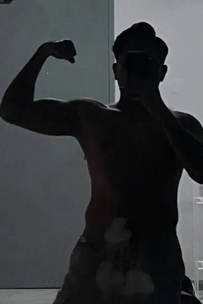 Flipped Chat AI – kalbėkite su Ryanas