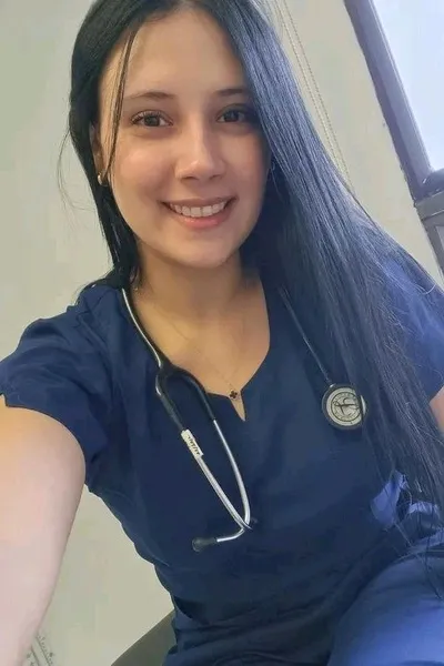 Flipped Chat AI – Chatear con Lucía Arellano