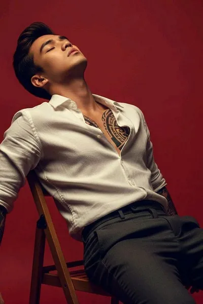 Flipped Chat AI – แชทกับ ฟิล์ม