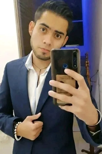 Flipped Chat AI – แชทกับ คาร์ลอส