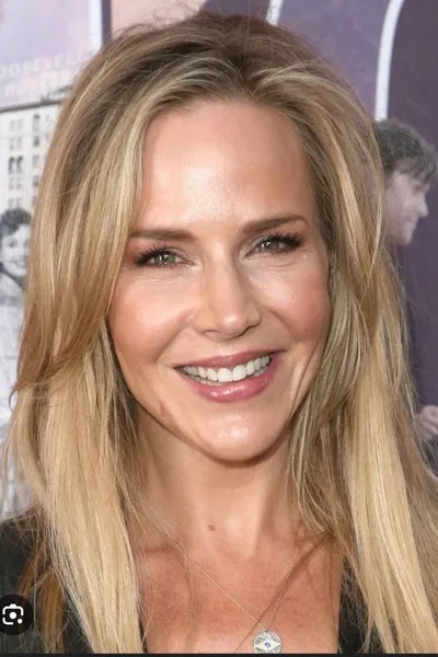 Flipped Chat AI – แชทกับ จูลี เบนซ์